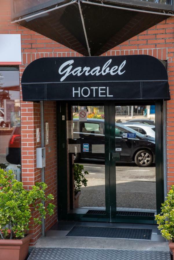 Hôtel Garabel Plaisir Exterior foto